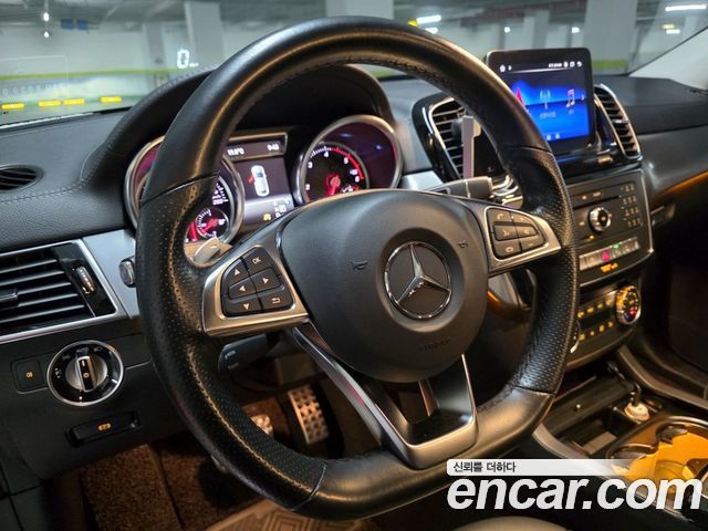 Mercedes-Benz GLE-Class 2018 — photo 18