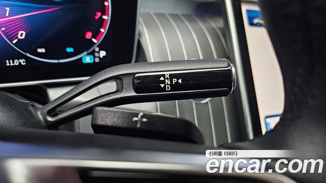 Mercedes-Benz GLC-Class 2025 — photo 9