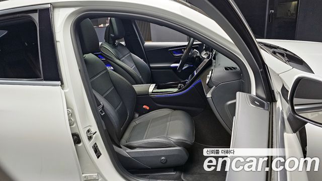Mercedes-Benz GLC-Class 2025 — photo 12