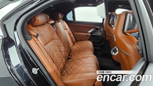 BMW 7-Series 2023 — photo 12