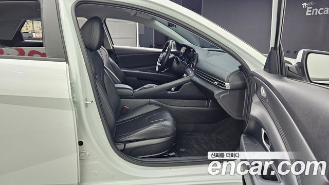 Hyundai AVANTE 2022 — photo 11