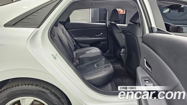 Hyundai AVANTE 2022 — photo 12
