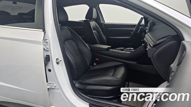 Hyundai Sonata 2022 — photo 10