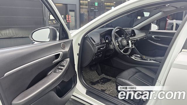 Hyundai Sonata 2022 — photo 11