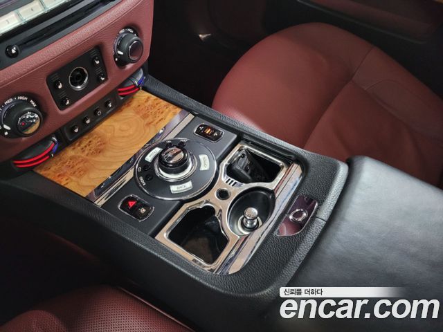 Rolls-Royce Ghost 2010 — photo 10