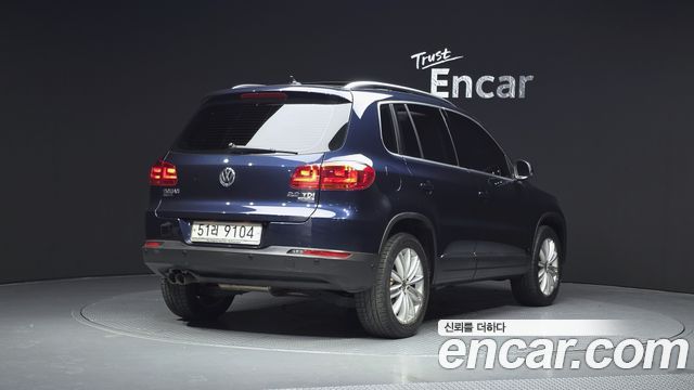 Volkswagen Tiguan 2012 — photo 2