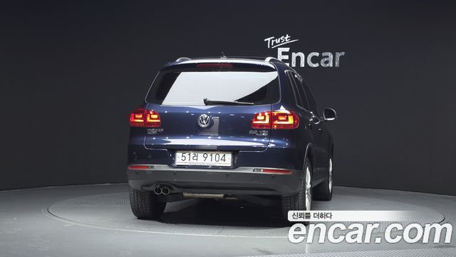 Volkswagen Tiguan 2012 — photo 4