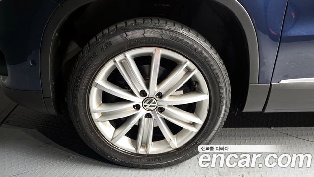 Volkswagen Tiguan 2012 — photo 5