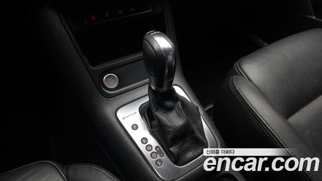 Volkswagen Tiguan 2012 — photo 9