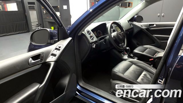 Volkswagen Tiguan 2012 — photo 10