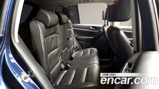 Volkswagen Tiguan 2012 — photo 12