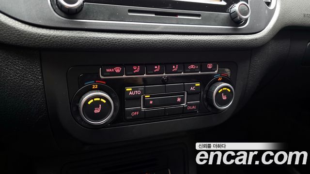 Volkswagen Tiguan 2012 — photo 16