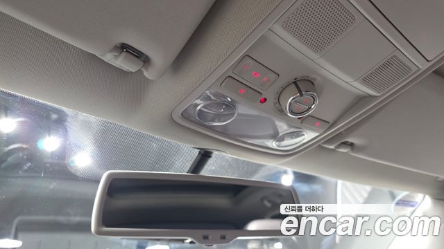 Volkswagen Tiguan 2012 — photo 18