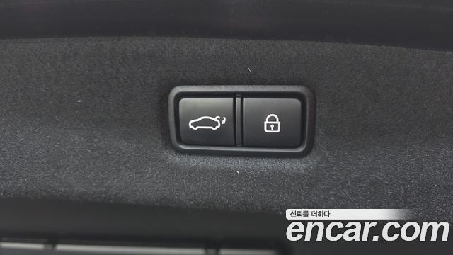 Genesis G90 2019 — photo 20