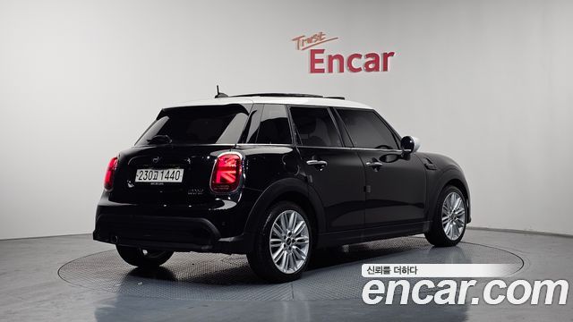Mini Cooper 2022 — photo 2