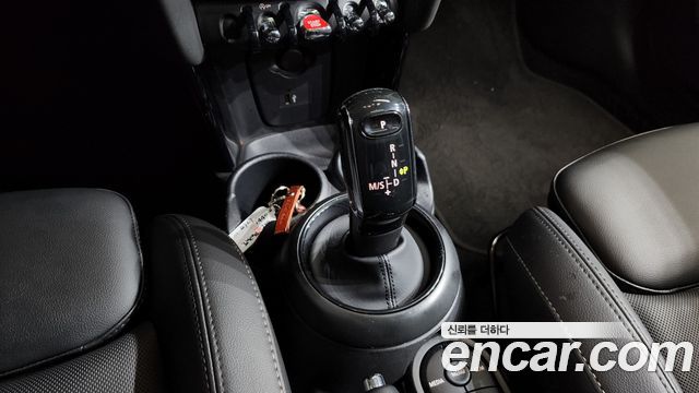 Mini Cooper 2022 — photo 9