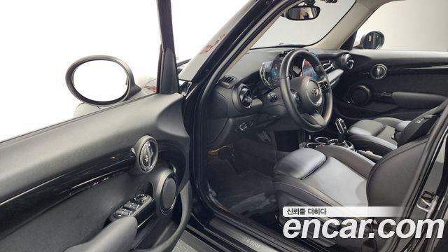 Mini Cooper 2022 — photo 10