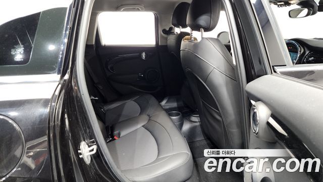 Mini Cooper 2022 — photo 12