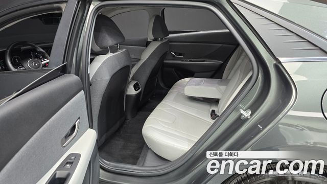 Hyundai AVANTE 2021 — photo 11