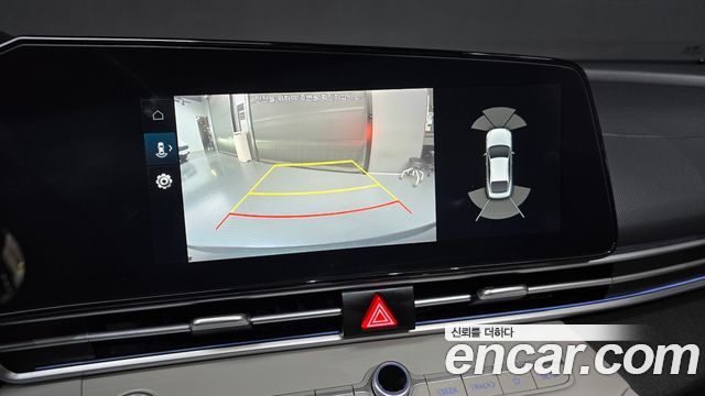 Hyundai AVANTE 2021 — photo 17