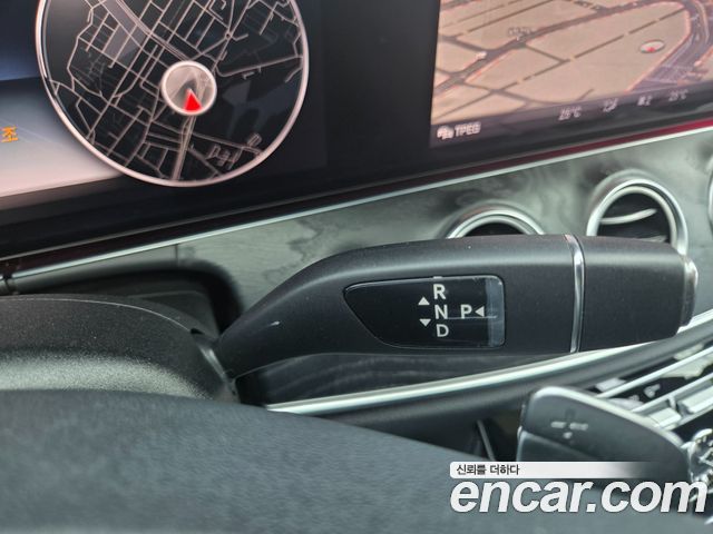 Mercedes-Benz E-Class 2017 — photo 9