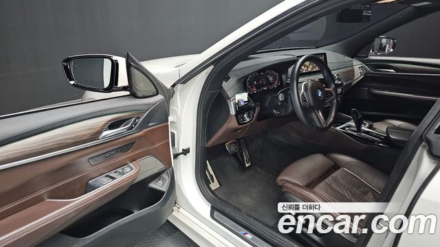 BMW Gran Turismo 2020 — photo 11
