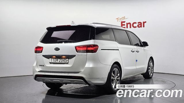 Kia Canival 2016 — photo 2