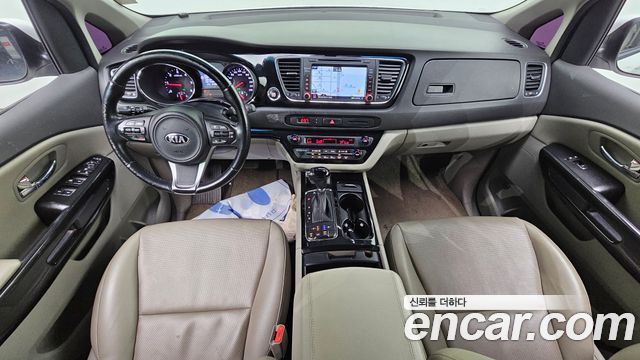 Kia Canival 2016 — photo 7