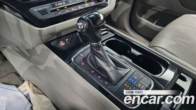 Kia Canival 2016 — photo 9