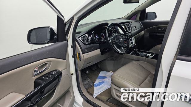 Kia Canival 2016 — photo 10