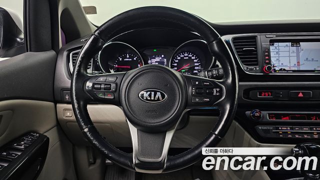 Kia Canival 2016 — photo 13