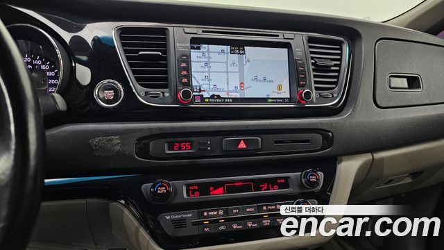 Kia Canival 2016 — photo 15