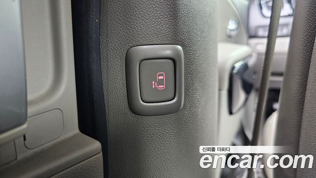Kia Canival 2016 — photo 18