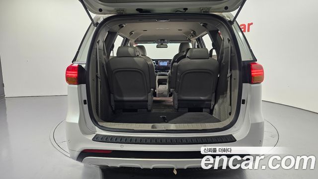 Kia Canival 2016 — photo 20