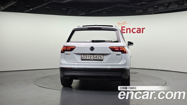 Volkswagen Tiguan 2020 — photo 4