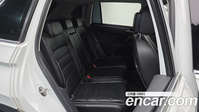 Volkswagen Tiguan 2020 — photo 12