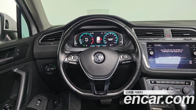Volkswagen Tiguan 2020 — photo 13