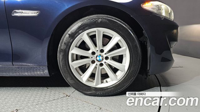 BMW 5-Series 2011 — photo 5