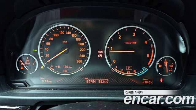BMW 5-Series 2011 — photo 8