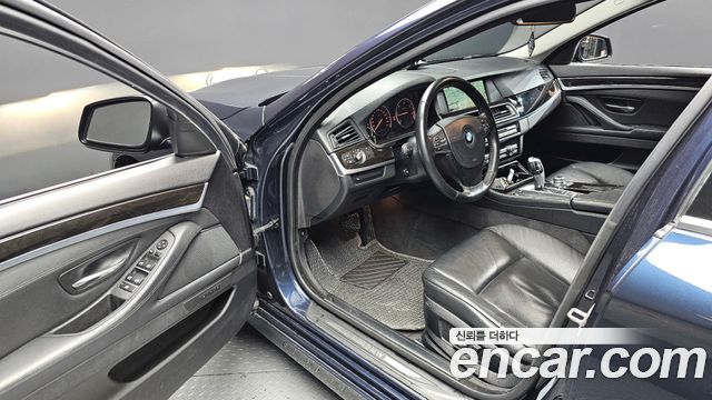 BMW 5-Series 2011 — photo 11