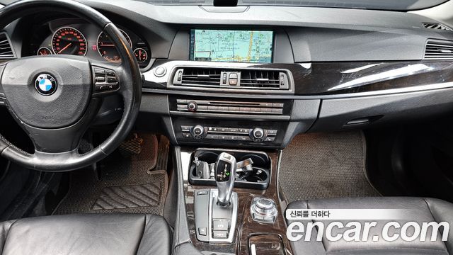 BMW 5-Series 2011 — photo 14