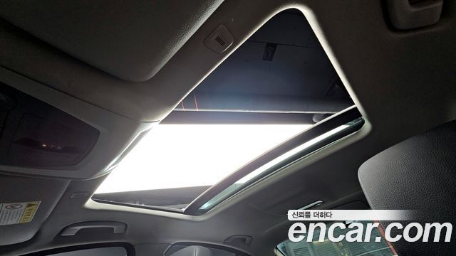 BMW 5-Series 2011 — photo 19