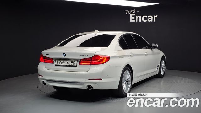 BMW 5-Series 2020 — photo 2
