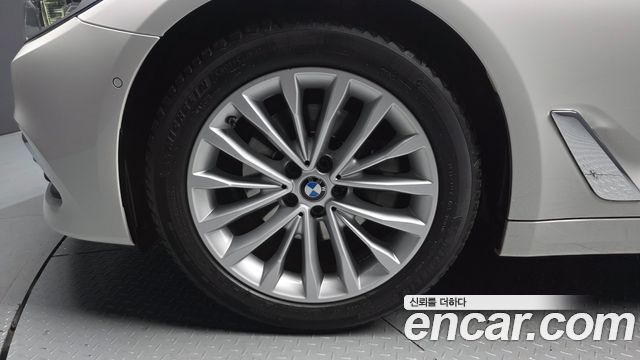 BMW 5-Series 2020 — photo 5