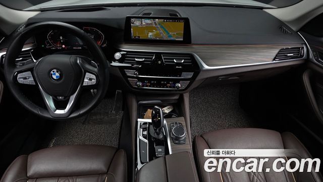 BMW 5-Series 2020 — photo 7