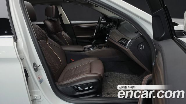BMW 5-Series 2020 — photo 11