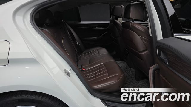 BMW 5-Series 2020 — photo 12
