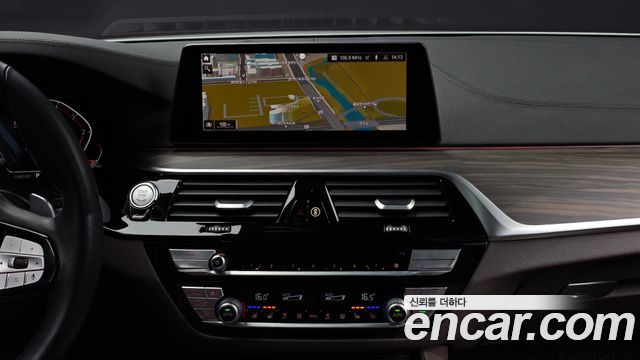 BMW 5-Series 2020 — photo 14