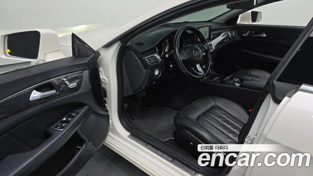 Mercedes-Benz CLS-Class 2016 — photo 11