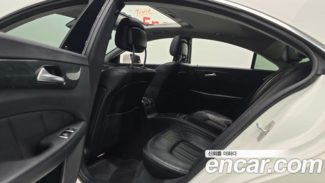 Mercedes-Benz CLS-Class 2016 — photo 12